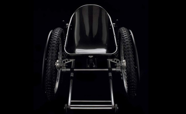 Diseñan silla de ruedas al estilo vehículo de F1