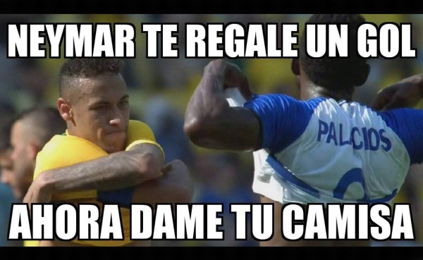 Afición catracha arremete contra Johnny Palacios en los memes