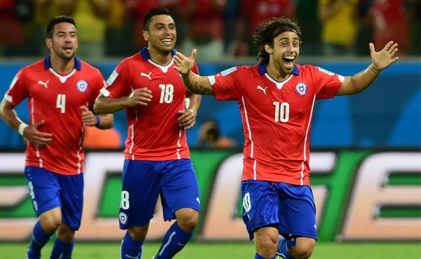 Chile se estrena en el Mundial venciendo a Australia