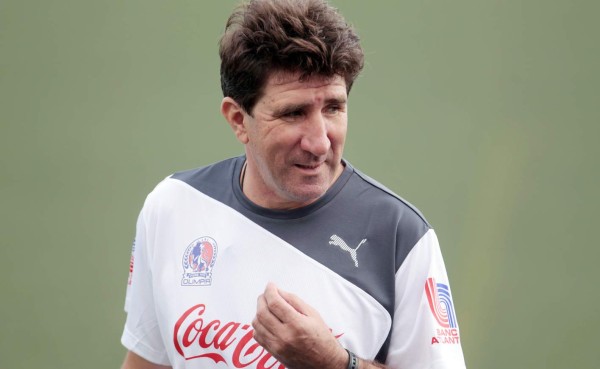Héctor Vargas cuestiona los siete convocados del Real España