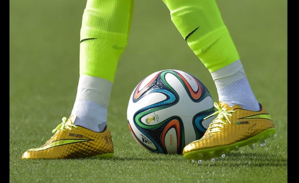 Tacos de Neymar cuestan casi el doble del salario mínimo en Brasil