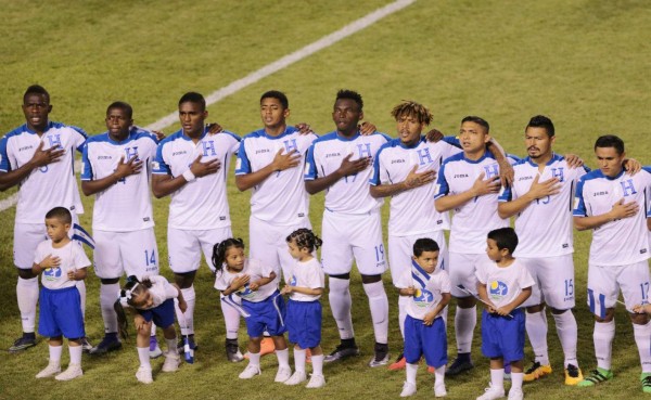 La afición y Federación hondureña no se olvidan del volante Arnold Peralta
