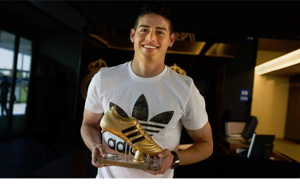 James Rodríguez recibió la Bota de Oro del Mundial