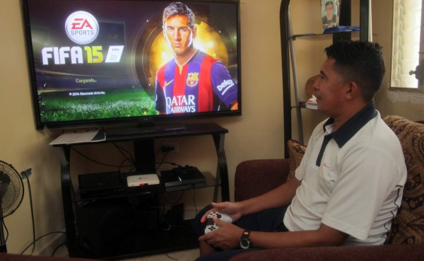 Elvin López: 'El PlayStation es mi mejor herramienta de trabajo'