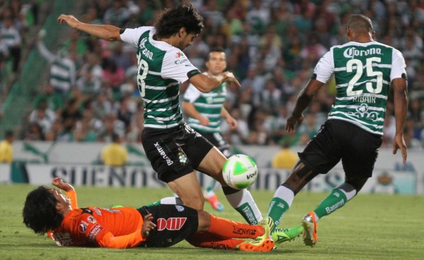 Pachuca avanza a la final en México pese a perder ante Santos