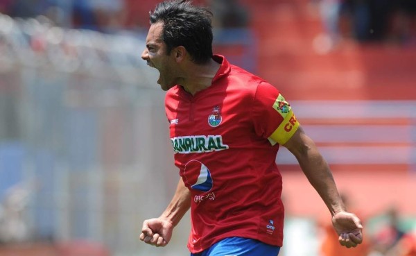 Carlos 'Pescadito' Ruiz queda habilitado para jugar en Guatemala