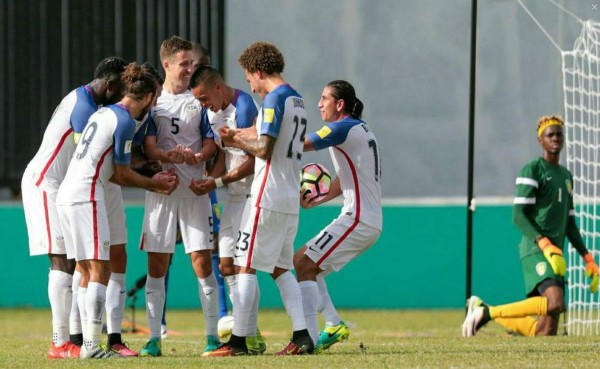 Estados Unidos triunfa cómodamente ante San Vicente
