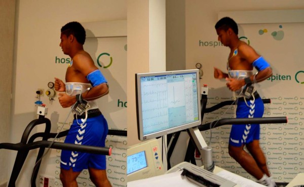 Choco Lozano realizó los exámenes médicos en el Tenerife