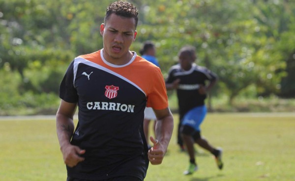 Arnold Peralta no ficha con el Vida y se va al Olimpia