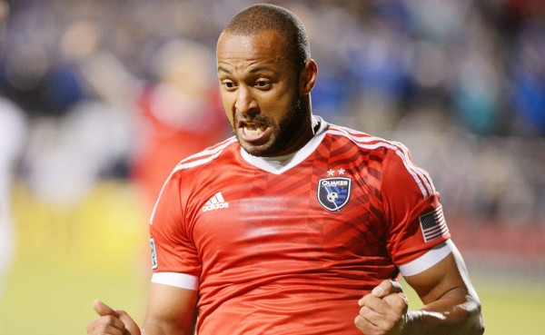 VIDEO: La MLS castiga de oficio a Víctor Bernárdez por juego brusco