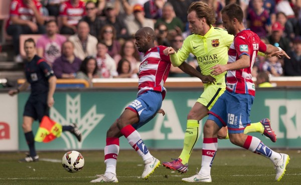 El Barcelona se recupera con triunfo de visita ante Granada