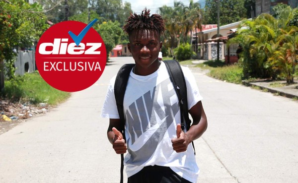 El futbolista hondureño Carlos 'Zapatilla' Mejía ficha por los Pumas de Universidad de México