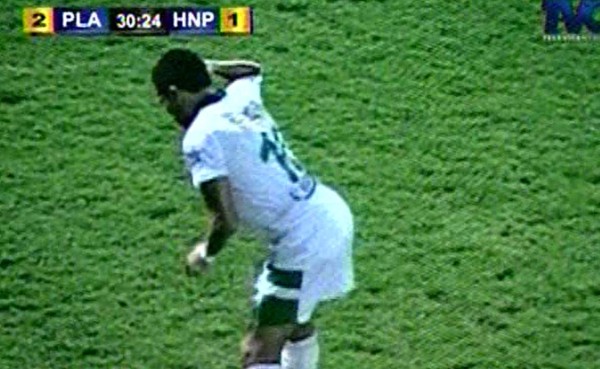 VIDEO: Rambo de León celebró al estilo de 'Pedro el Escamoso'