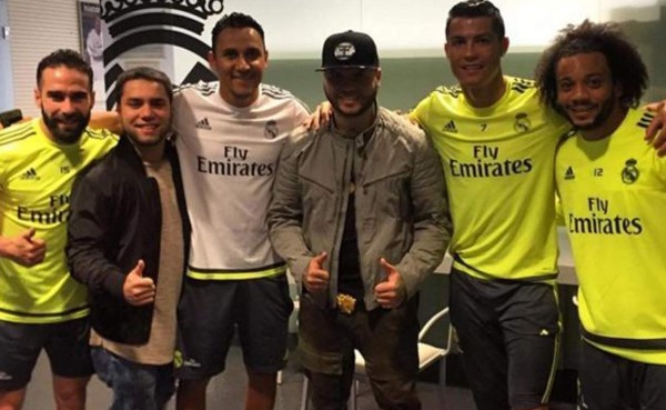 Farruko visita a la plantilla del Real Madrid en Valdebebas &nbsp;