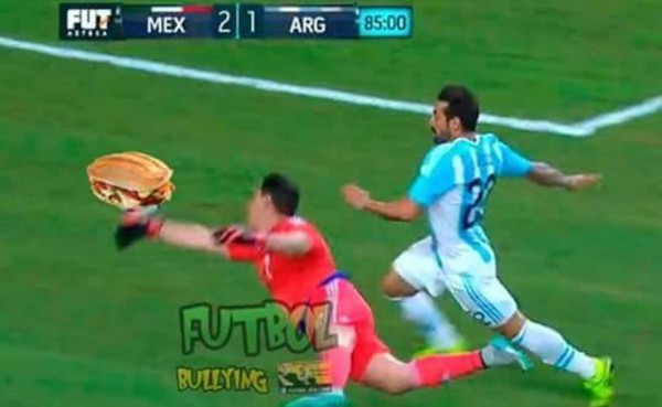 Chicharito y Messi, protagonistas en memes del México-Argentina