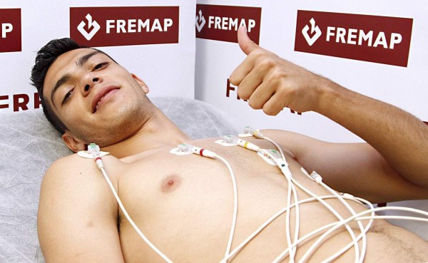 Raúl Jiménez pasa reconocimiento, firma y jugará el viernes ante Cadiz