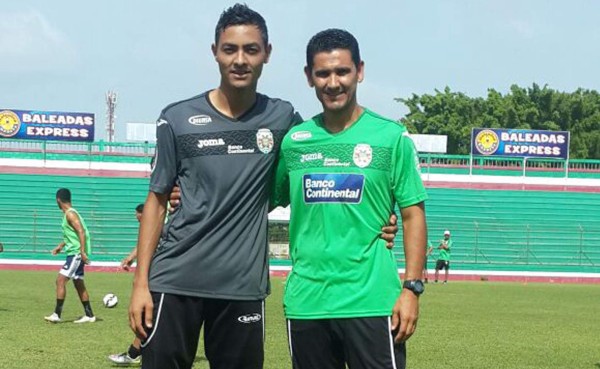 El portero José Pineda se presentó a los entrenos de Marathón