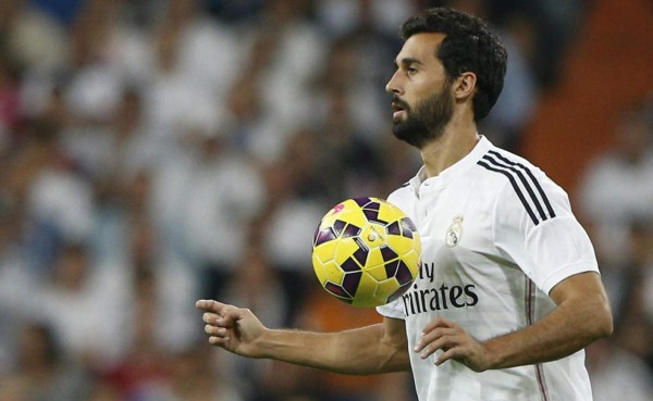 Arbeloa sufre un esguince de rodilla y sería baja para la final de Champions
