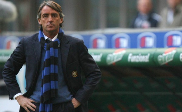El entrenador Roberto Mancini se marcha del Inter de Milán
