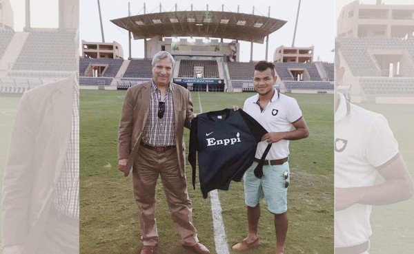 Mario Martínez es presentado como jugador del Ennpi de Egipto