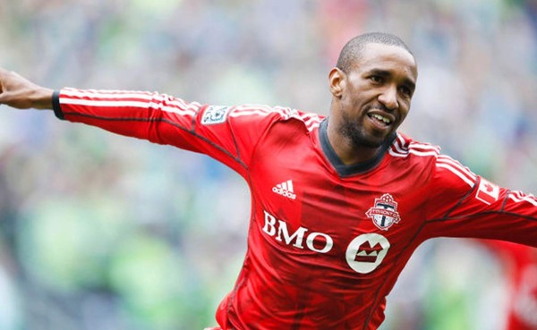 Jermain Defoe regresaría a jugar en la Premier League