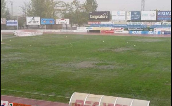 Pésimo estado de la cancha del estadio donde jugará el Barcelona en Copa del Rey