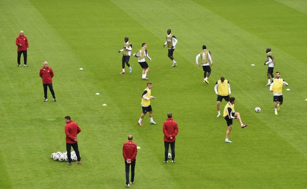 Francia reconoce cancha del estadio Beira- Rio