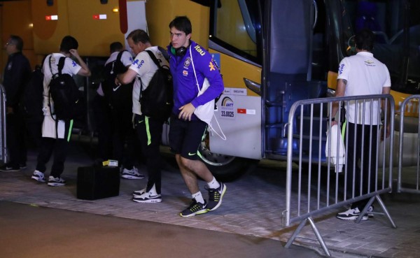 Frío recibimiento para Brasil en Río antes de enfrentar a Honduras