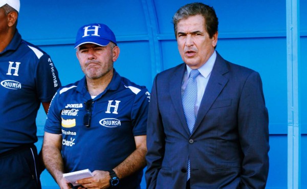 Renuncia Fredy Amazo, la mano derecha de Pinto en la Selección de Honduras