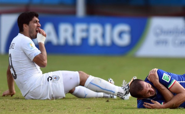 El 'Vampiro' Suárez volvió a mostrar su cara más polémica