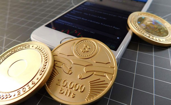 El futuro de las monedas y billetes sería el dinero virtual