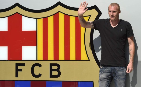 Barcelona ficha al francés Jeremy Mathieu por 4 años