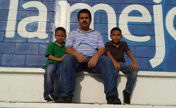 La primer familia que llegó al Nacional para la Final está dividida