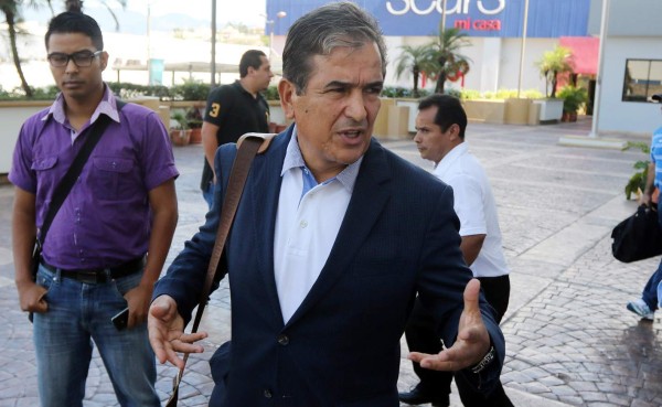 Jorge Luis Pinto estará en Panamá espiando a El Salvador