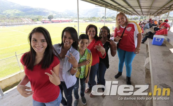 AMBIENTE DE FIESTA EN TOCOA PARA LA FINAL
