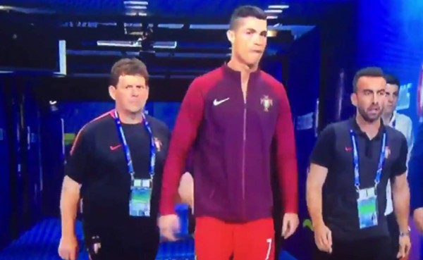 Así salió Cristiano Ronaldo a animar a sus compañeros
