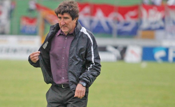 ENCUESTA: ¿Debe continuar Héctor Vargas en Olimpia?