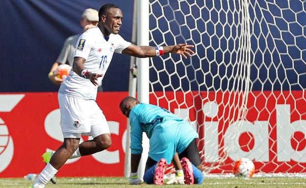Panamá en semifinales con solo empates