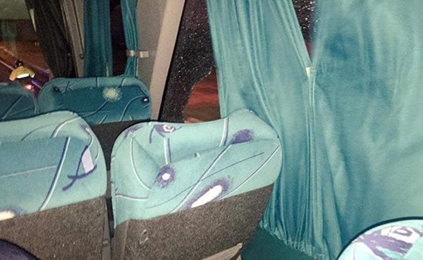 Ticos agarran a pedradas bus del América de México