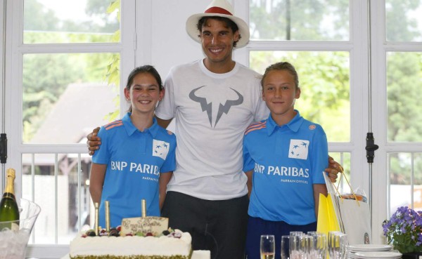 Roland Garros le festeja los 28 años a Rafael Nadal