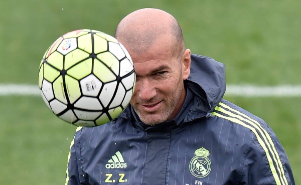 Zidane: 'Con Cristiano y Benzema no podemos arriesgar'