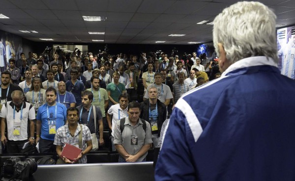 Argentina suspende rueda de prensa por la muerte de periodista
