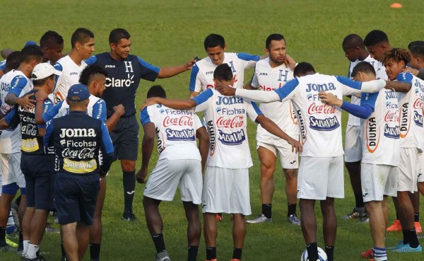 Jorge Luis Pinto comienza a pulir a la Selección de Honduras