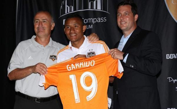 Luis Garrido, presentado en el Houston Dynamo