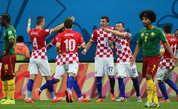 Croacia despide a Camerún y se mantiene con vida en el Mundial