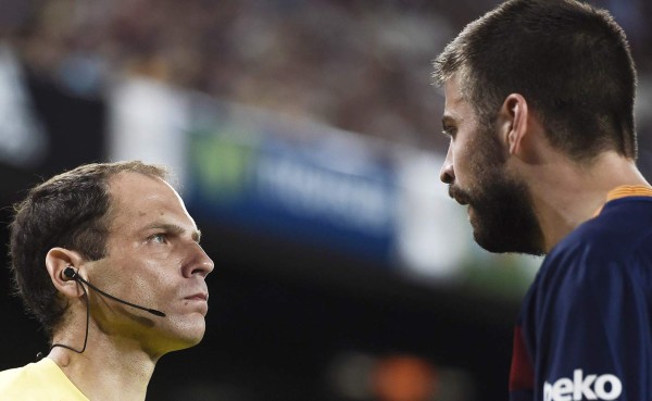 Gerard Piqué sería castigado por cuatro partidos por insulto al árbitro