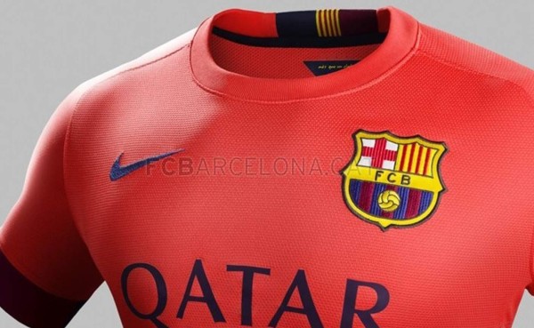 Barcelona presenta segunda equipación de la temporada