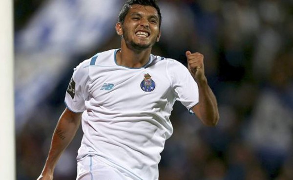 VIDEO: 'Tecatito' Corona marca un golazo ante el Moreirense