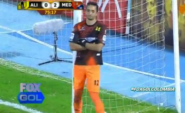 VIDEO: Al estilo 'Buba' López; portero chapín no quería atajar un penal