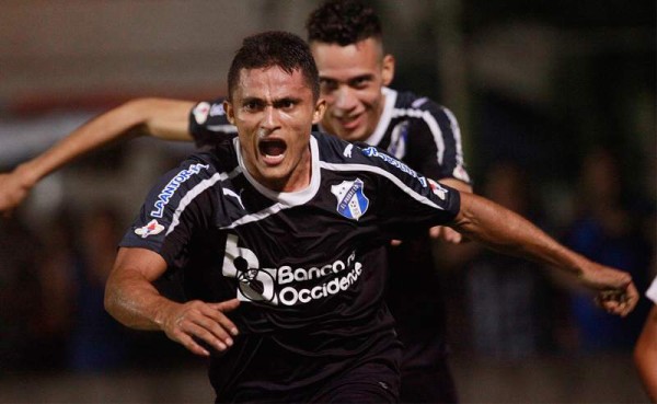 $!Jorge 'Ñangui' Cardona marcó al minuto 23 para el Honduras Progreso. Foto Melvin Cubas